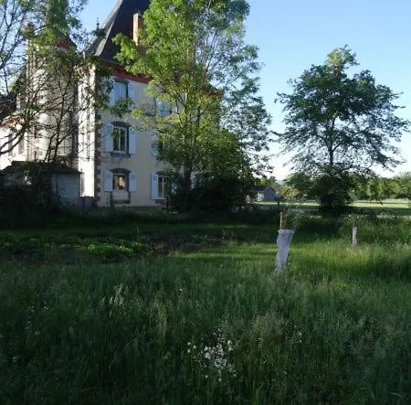 Gite Le Chassagnon-Velivelo Guest house Mazeyrat-d'Allier